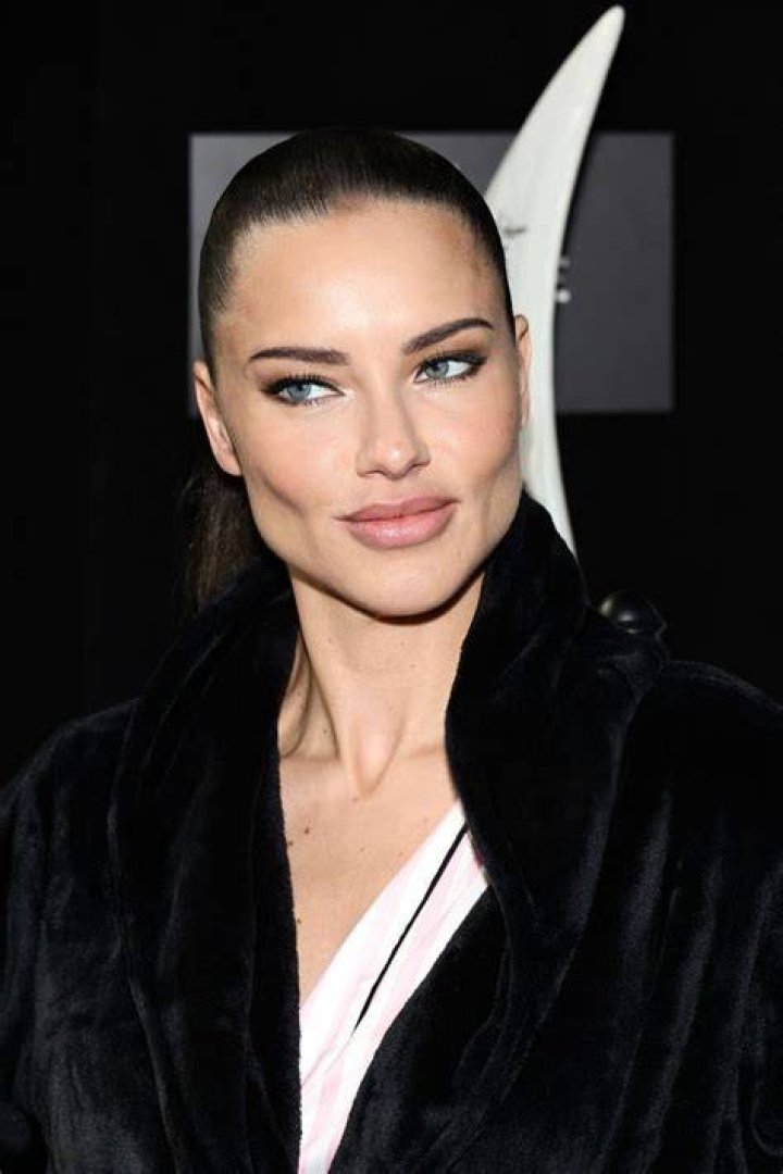 Adriana Lima photo