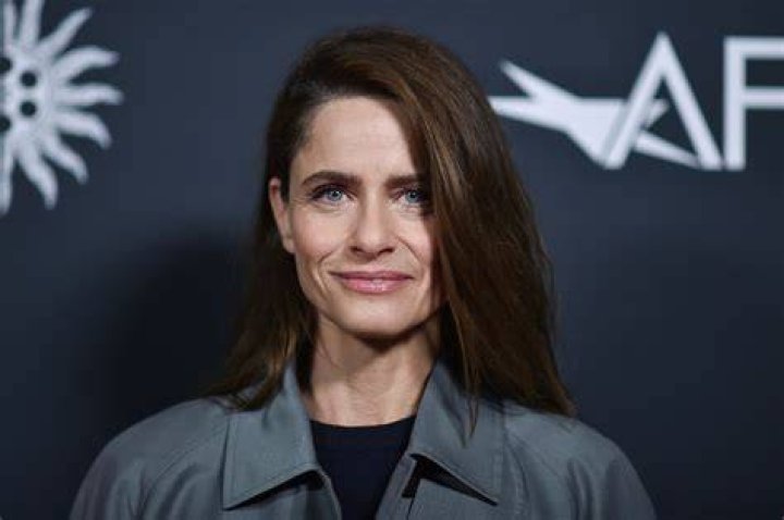 Amanda Peet photo 3