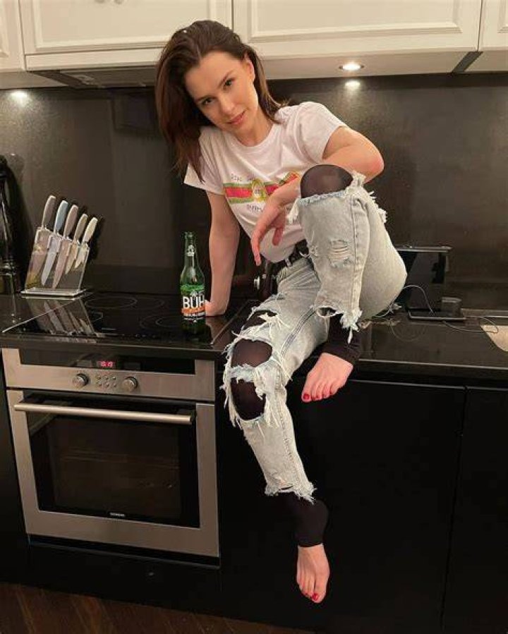 Anna Maria Sieklucka Feet (2 photos) feet.wiki