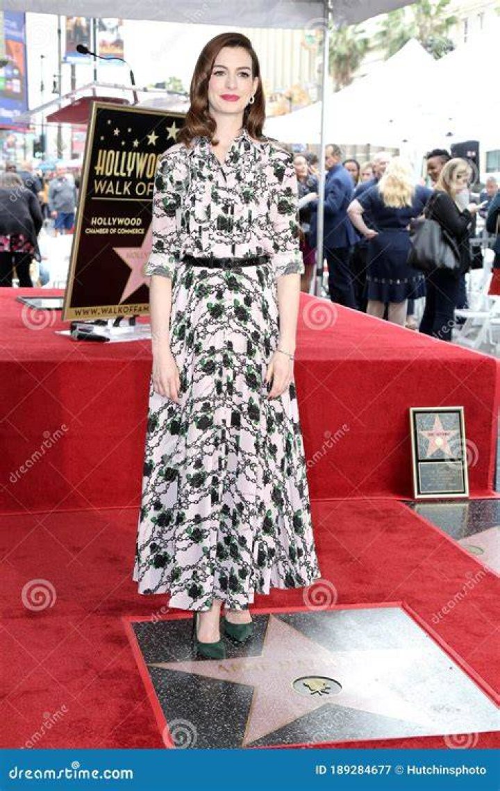 Anne Hathaway WOF Star Ceremony