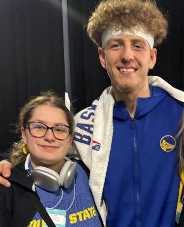 Brandin Podziemski Sister
