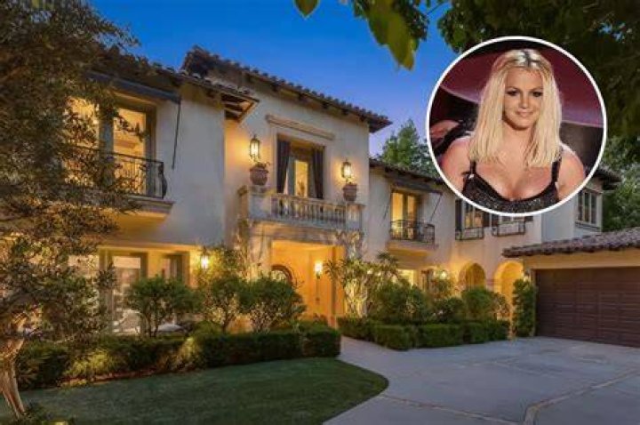 Britney Spears former home at Beverly Hills