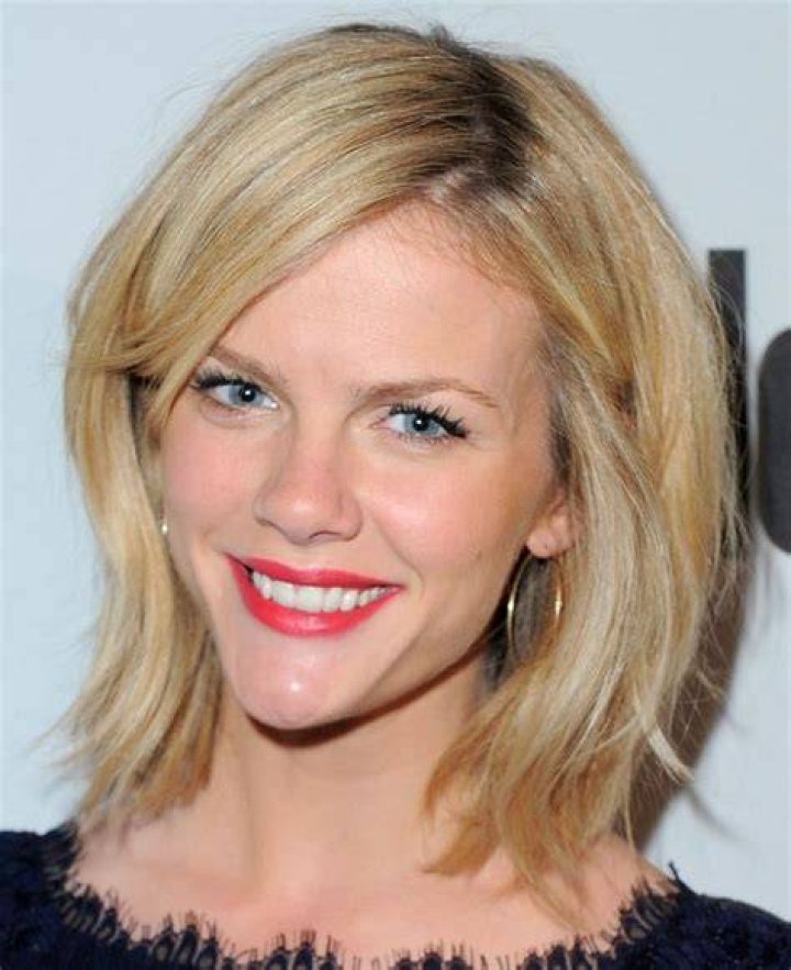 Brooklyn Decker Short hair styles, Messy bob hairstyles, Short summer