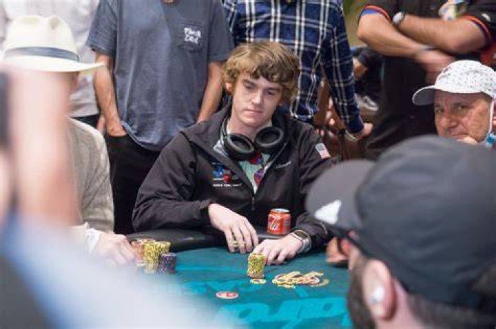 Championship Andrew Esposito Eliminated on the Money Bubble by