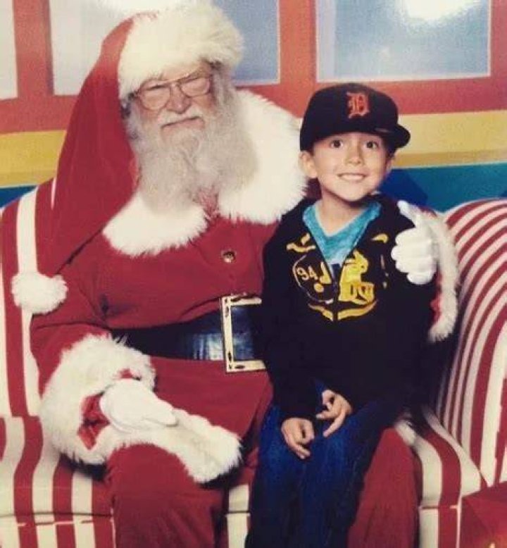 Childhood photo of Nicolas Bechtel by wearing a black outfit.