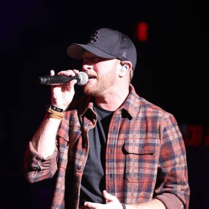 Cole Swindell photo 2