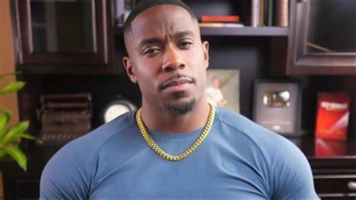 Derrick Jaxn's girlfriend Pinky Love is a fashion model & a TikTok star. celebsfortune.com