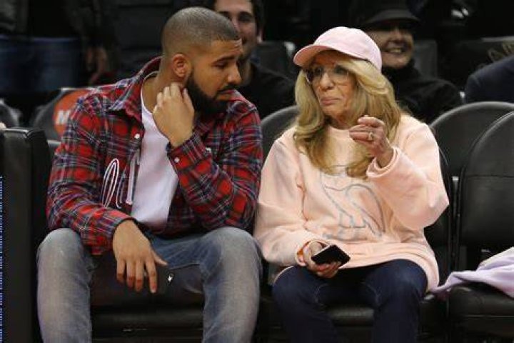 Drake Brings His Mom Sandra Graham On Stage At MSG Watch