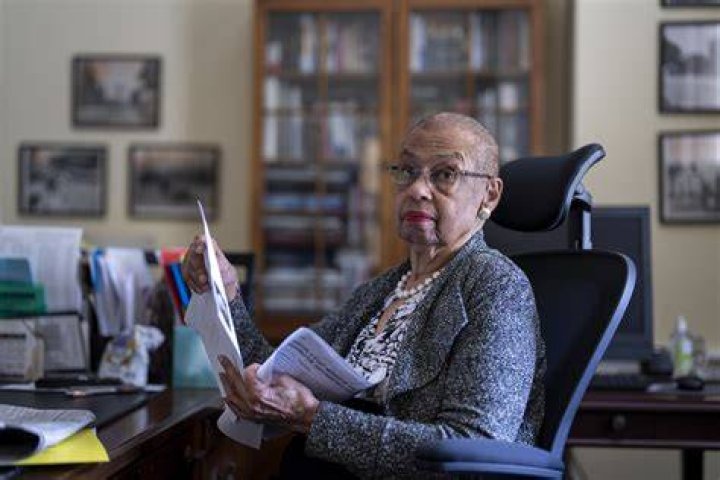 Eleanor Holmes Norton photo 3