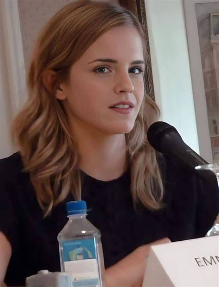 Emma Charlotte Duerre Watson Lives a Healthy Love Life With Leo.