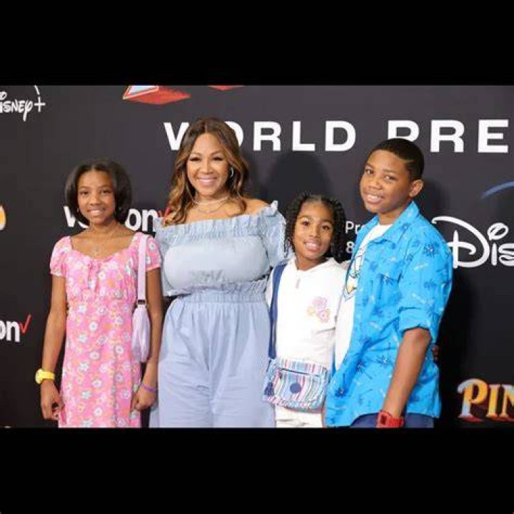 Erica Campbell photo 3