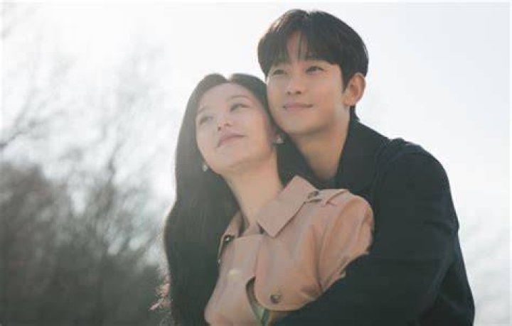 Exploring The Enigmatic Love Life Of Kim Soo-hyun: The Couple Of 2023