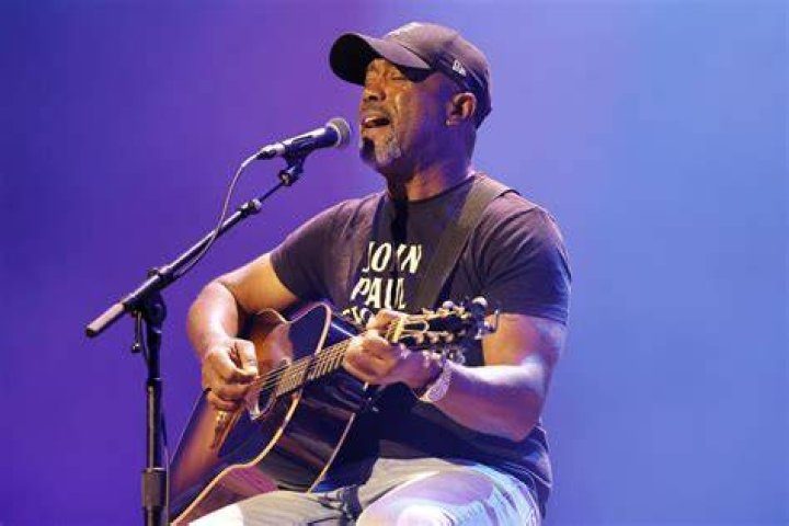 Get to Know Darius Rucker's ExWife, Beth Leonard