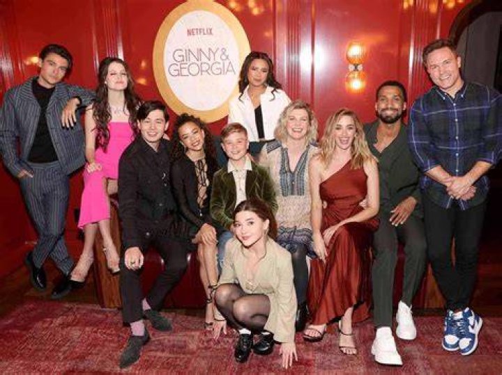 Ginny and Georgia cast heights - Ginny and Georgia season 3 Ginny and Georgia cast heights - Ginny and Georgia season 3
