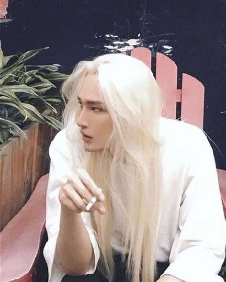 Guys With White Hair, White Hair Men, Sick Boy, Hair Reference, Character Aesthetic, Fashion