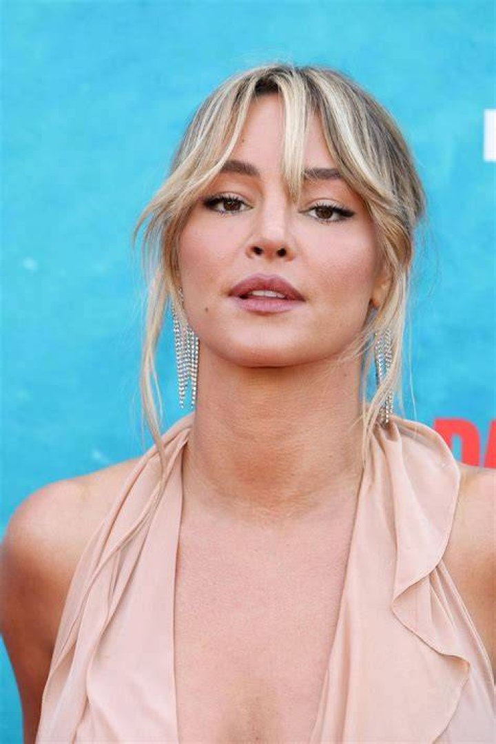 Hassie Harrison Profile Images — The Movie Database (TMDB)
