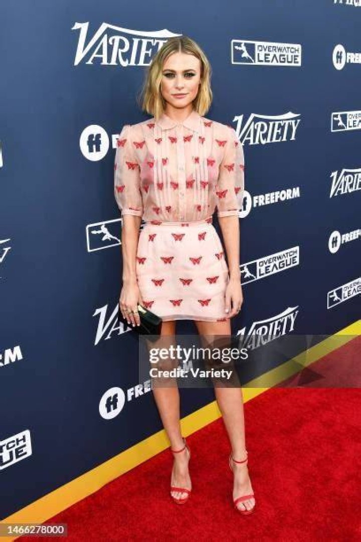 Hayley Erin photo 2