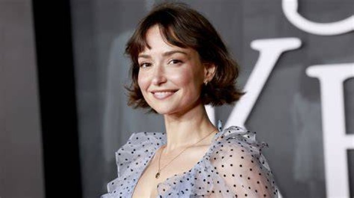 HOT CELEB PIX Milana Vayntrub
