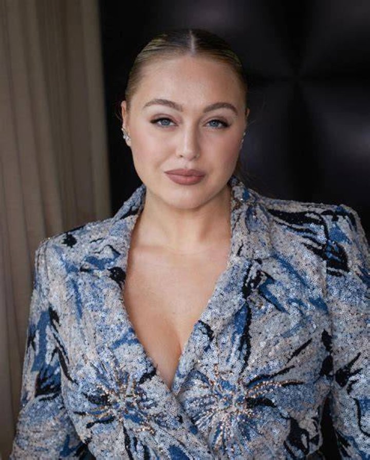 Iskra Lawrence photo