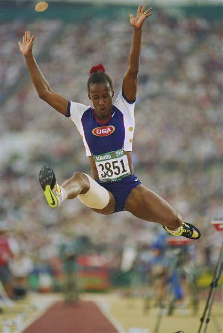 Jackie Joyner-Kersee photo 3