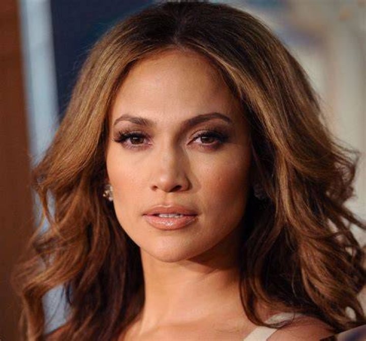 Jennifer Lopez Introduces her Daughter with Gender Neutral Pronouns! Jennifer Lopez