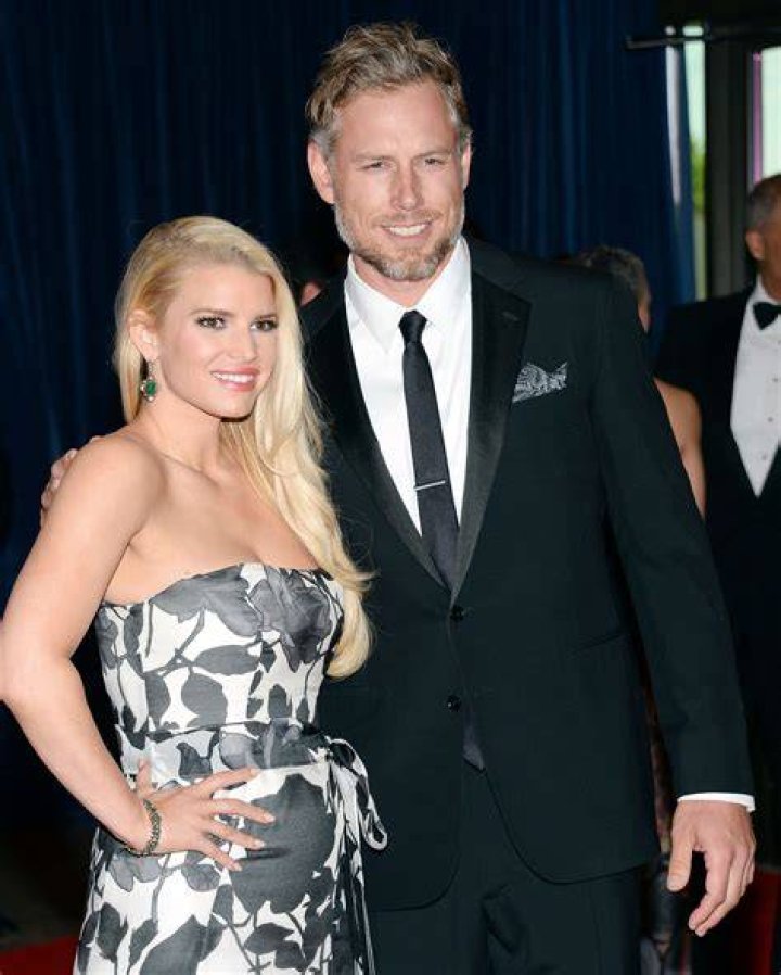 Jessica Simpson marries retired NFL player Eric Johnson; their 2 kids