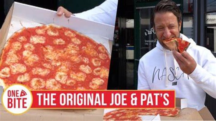 Joe & Pat’s Makes Damn Fine CrackerThin Pizza, Even When in Manhattan