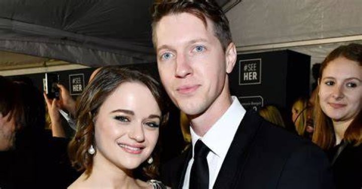 Joey King Secretly Marries Director Steven Piet in Spain! Joey King Secretly Marries Director Steven Piet in Spain!