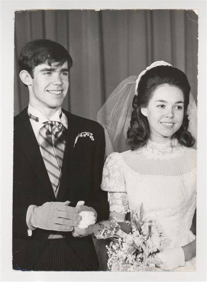 Julie Nixon Eisenhower History (18 x 24)