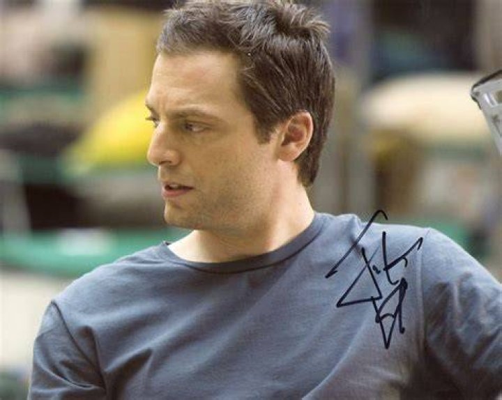 Justin Kirk [Profiles] &bull; Instagram, Twitter, TikTok Foller