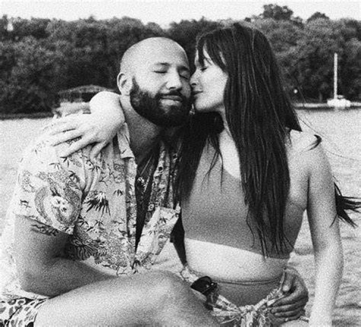 Kacey Musgraves and Cole Schafer have officially broke up Kacey Musgraves and Cole Schafer have officially broke up