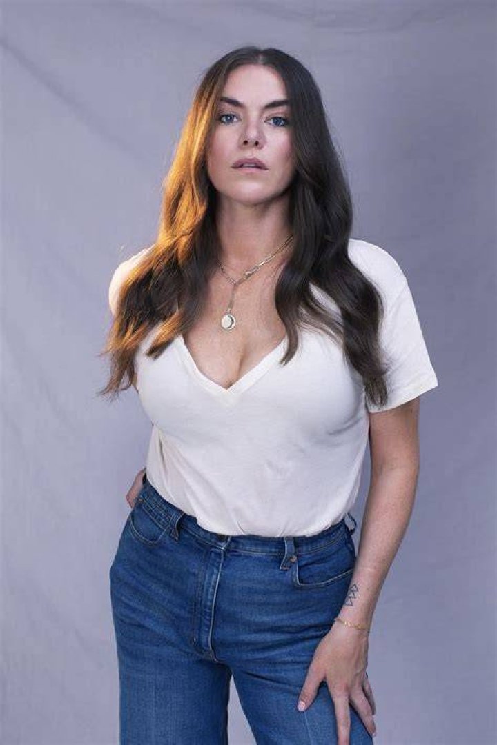 Kaniehtiio Horn photo