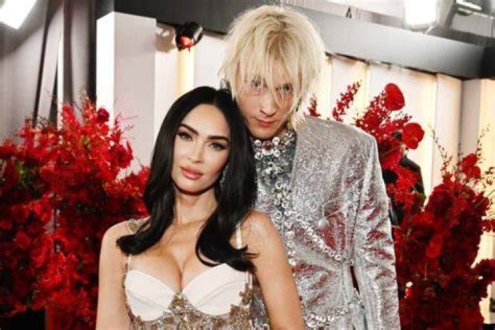 (L-R) Megan Fox and Machine Gun Kelly attend the Daily Front Row's Sixth Annual Fashion Los Angeles Awards on April 10, 2022 in Beverly Hills, Cali...