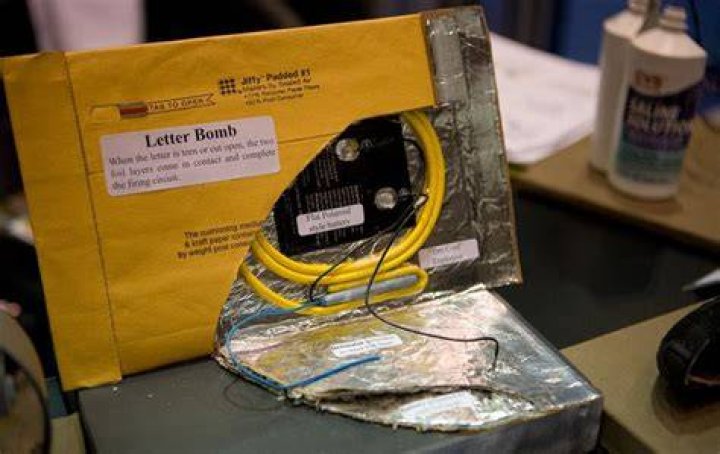 LETTER BOMB INJURES 2 AT SWISS NUCLEAR OFFICE