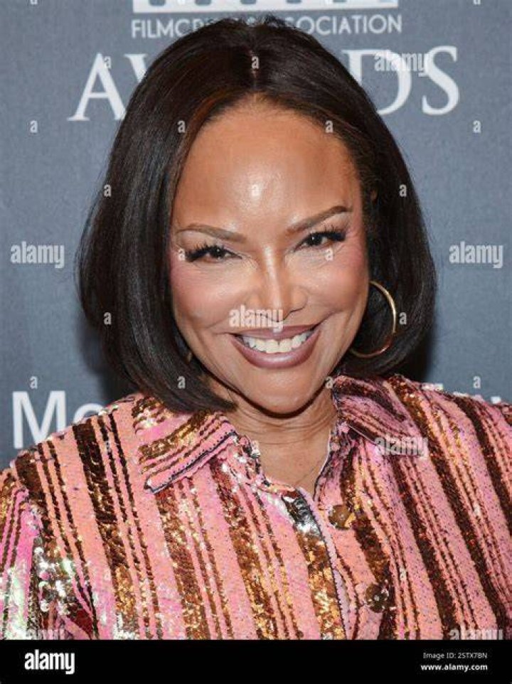 Lynn Whitfield photo 3
