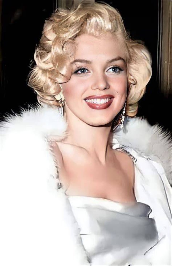 Did you know where these celebrities have moles and birthmarks on their body?? Marilyn Monroe