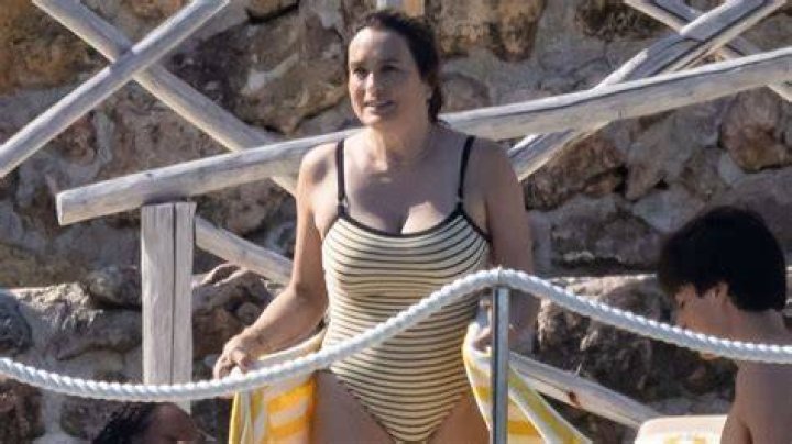 Mariska Hargitay Hottest Bikini Photos & Hd Wallpapers