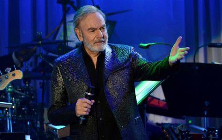 Neil Diamond makes rare public appearance and sings 'Sweet Caroline...