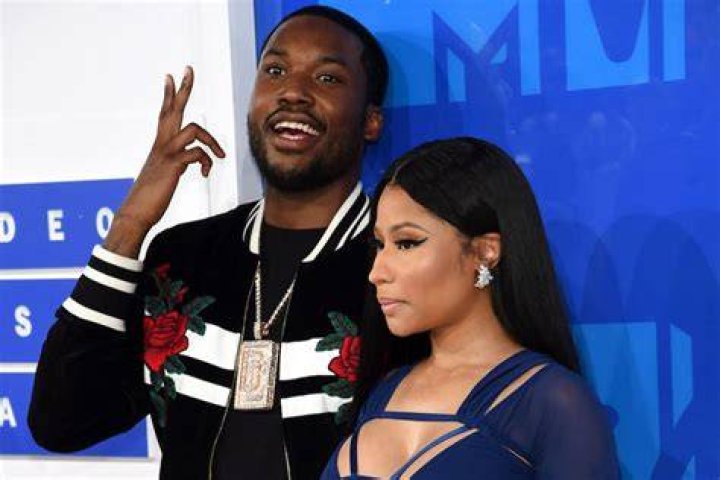 Nicki Minaj & Meek Mill Officially BREAK UP! Hollywire YouTube