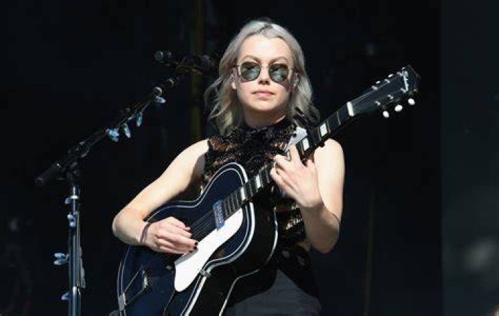 Phoebe Bridgers' pet Maxine