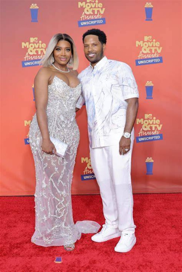 Picture of Mendeecees Harris and his three children and his pregnant wife Yandy Smith