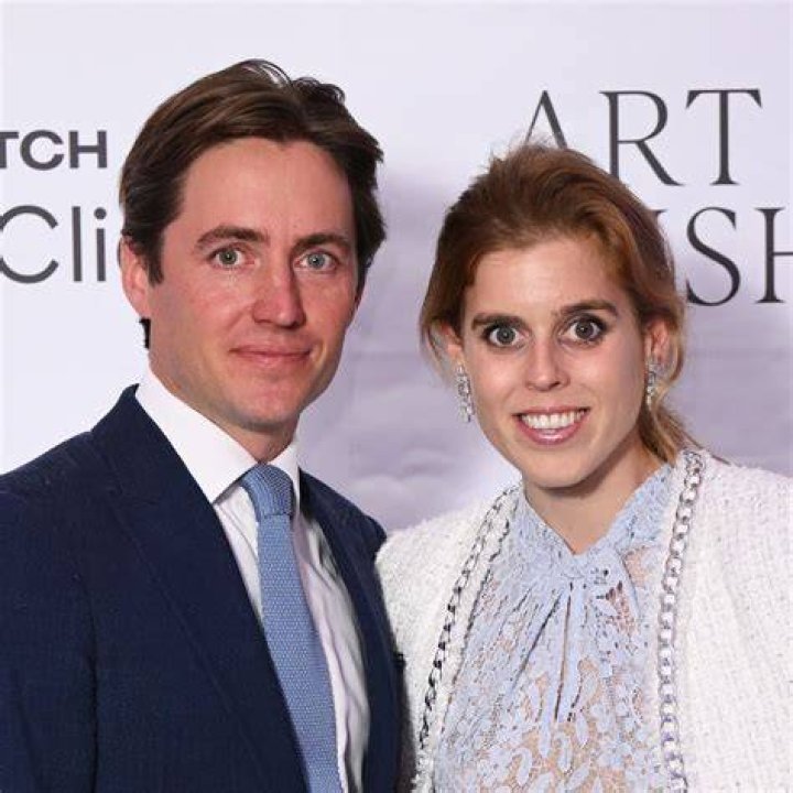 Princess Beatrice and Edoardo Mapelli Mozzi arrive at Annabels in London