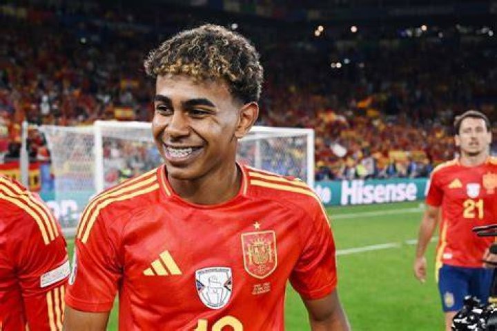 &iquest;Qui&eacute;n es Lamine Yamal y c&oacute;mo juega? La nueva perla del FC Barcelona y