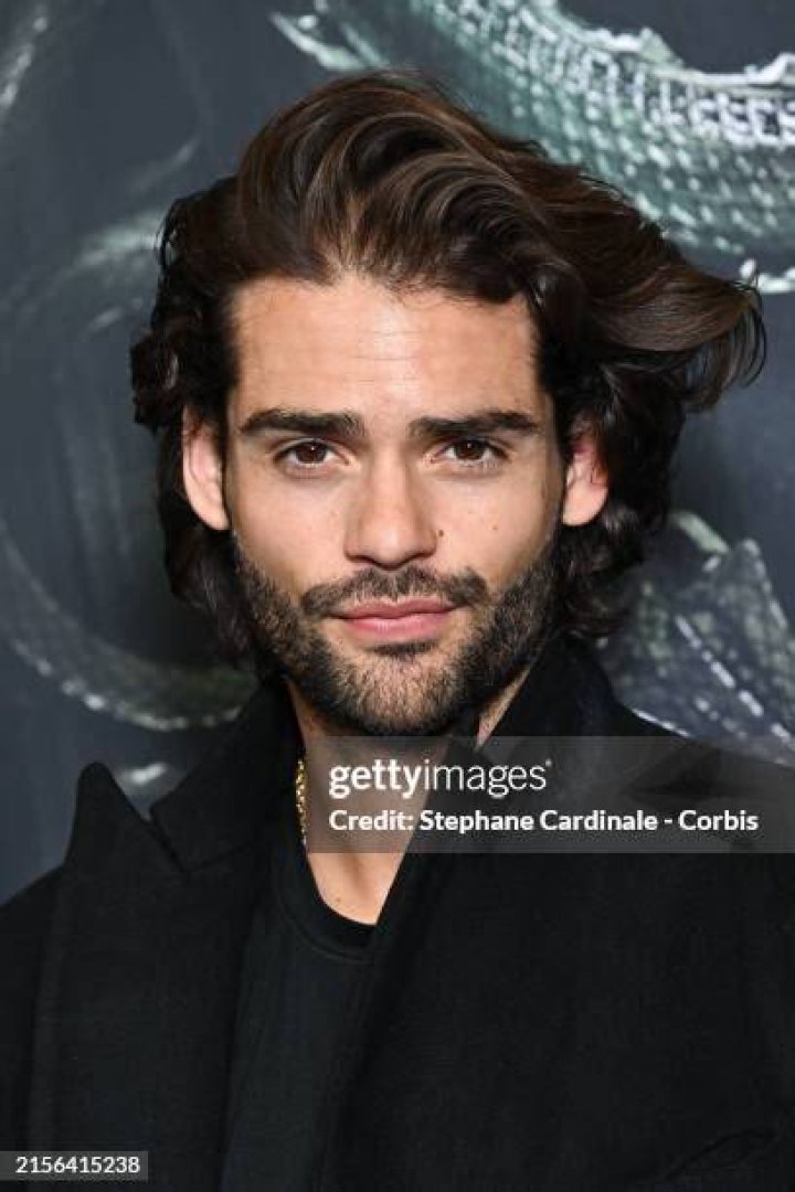Renan Pacheco is currently single.