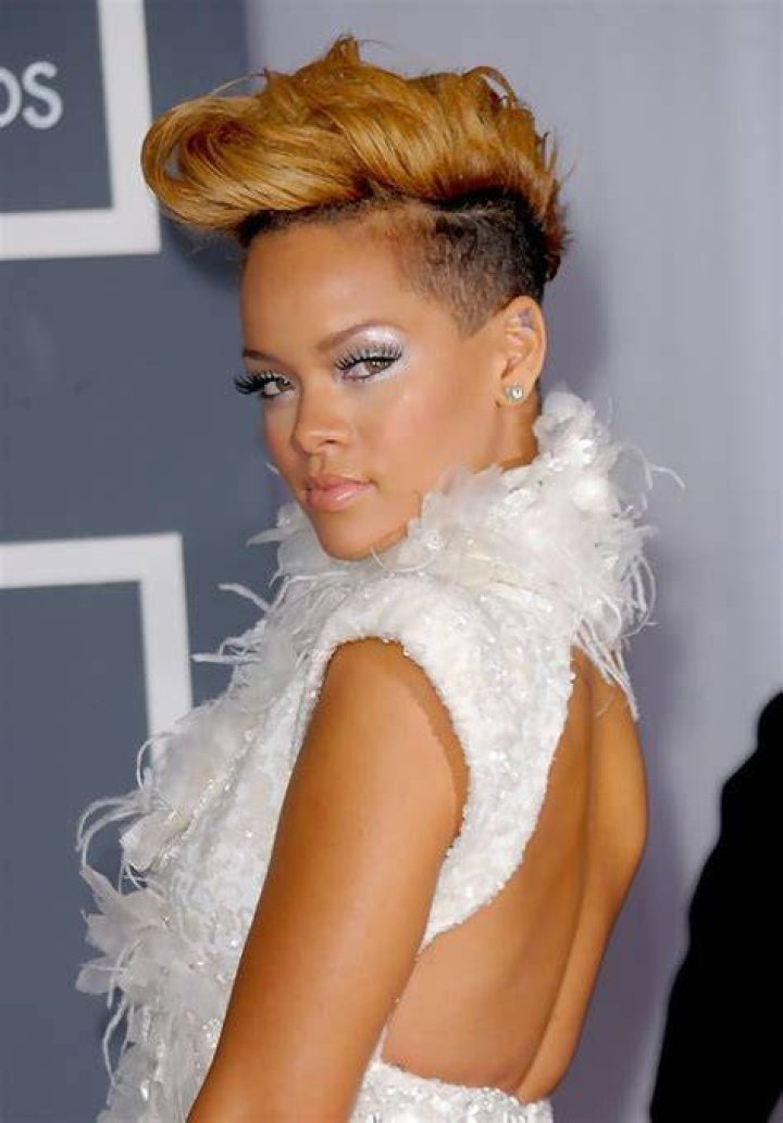 Rihanna+Short+Hairstyles+Fauxhawk+ufx9CJ37yssl