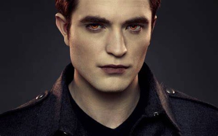Robert Pattinson's 13 Best Hairstyles And Haircuts