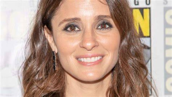 shiri appleby
