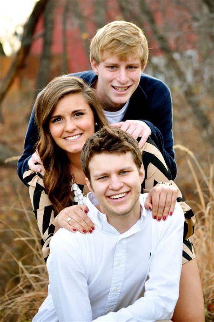 Sibling Photography Poses, Sibling Photo Shoots, Photo Poses, Older