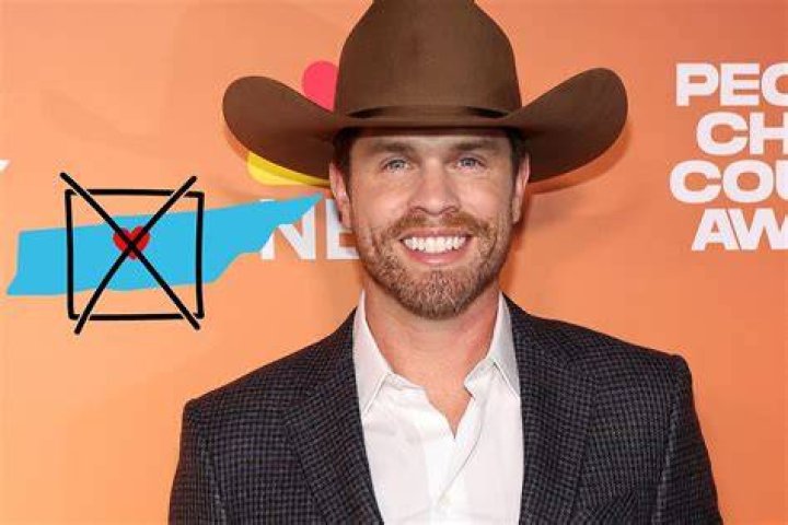 Source: Dustin Lynch Website (Dustin Lynch)