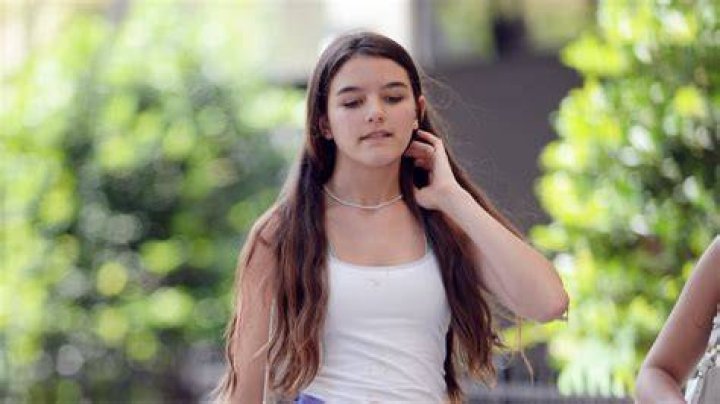 Suri Cruise dice que estos son los vaqueros de campana m&aacute;s c&oacute;modos del